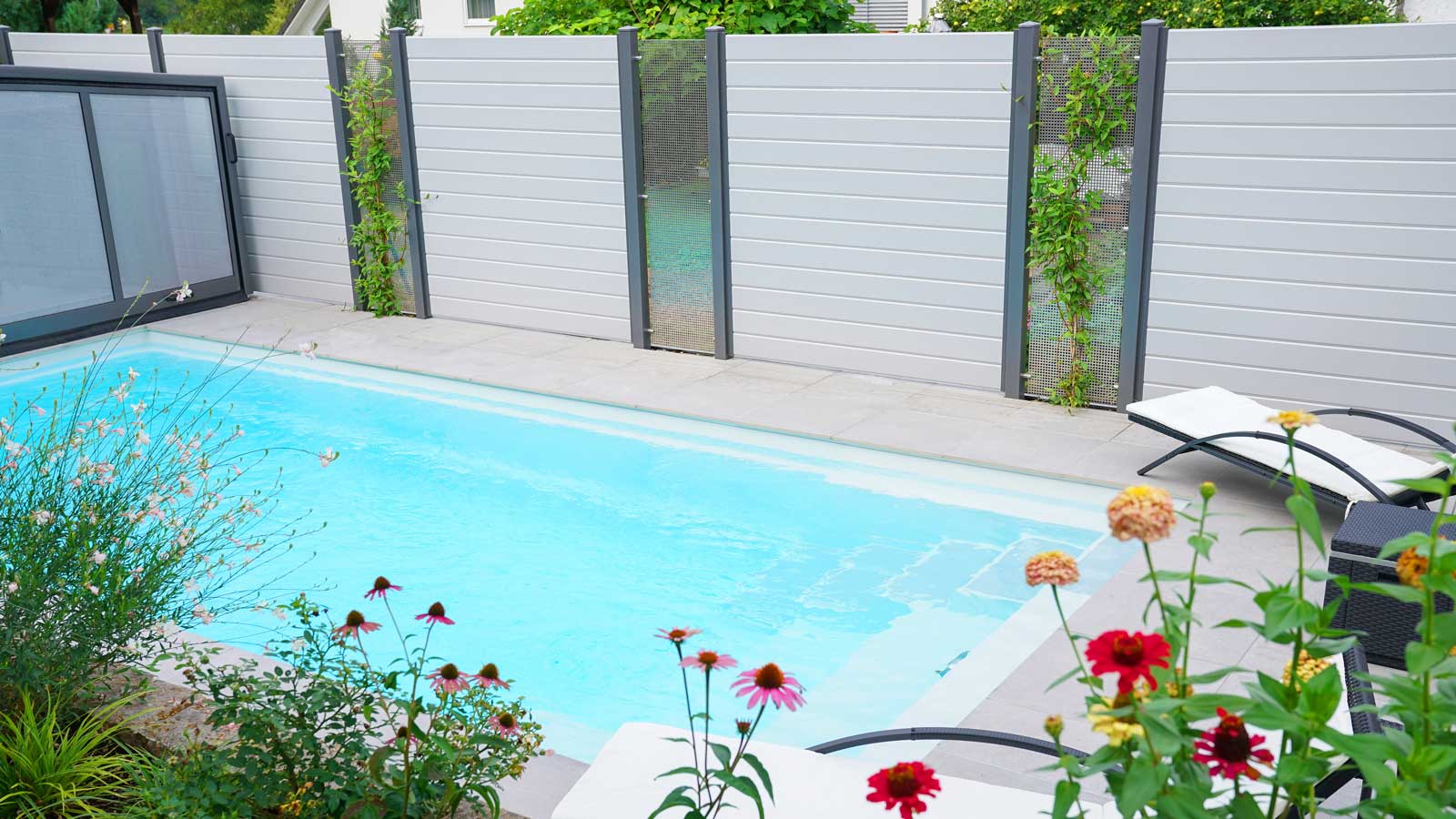 aluminium-sichtschutz-beispiel-2-nicht-mehr-streichen